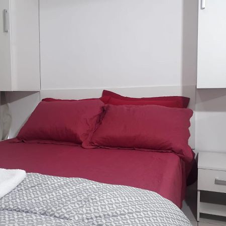 Studio Central Proximo A Faculdade E Rodoviaria 쿠리치바 외부 사진